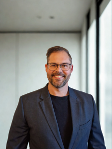 Carsten Kropp aiutanda