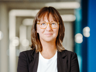 Kornela Honnens kontakt page